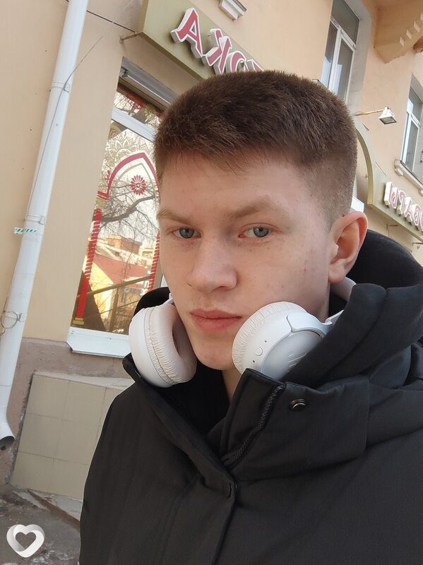 Эдуард, 20, Омске — анкета №3600286