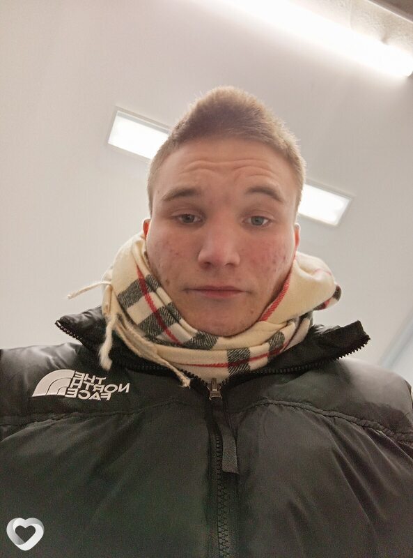 Тёма, 18, Петрозаводске — анкета №3600235