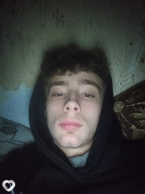 Максим, 19, Красноярске — анкета №3602401