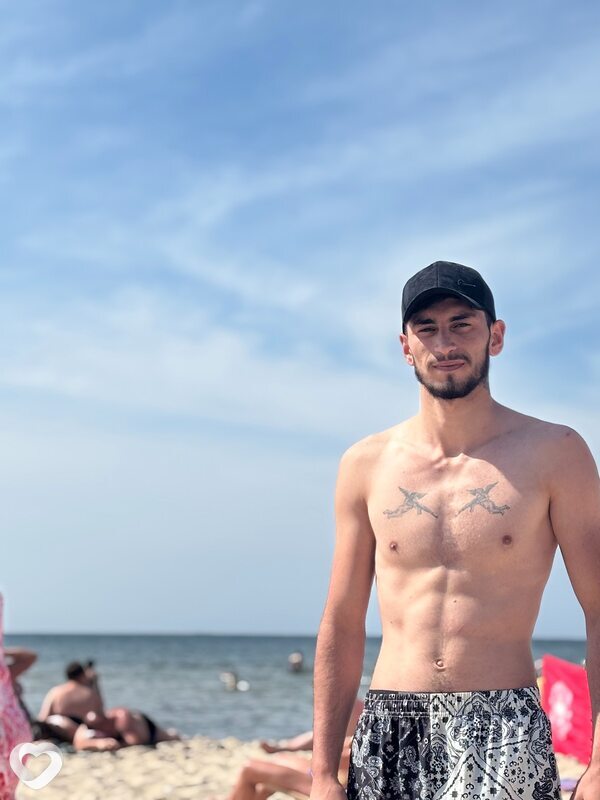 Artyom, 28, Познань — анкета №3606254
