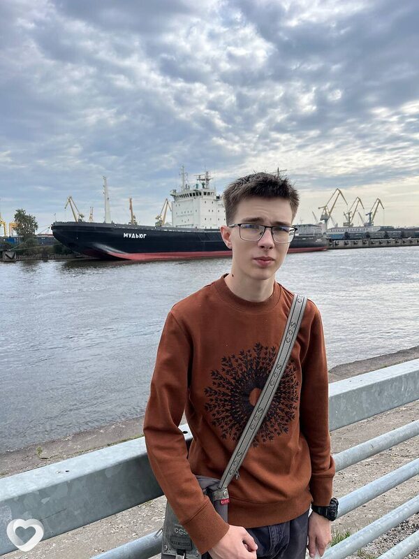 Артём, 18, Санкт-Петербурге — анкета №3611127