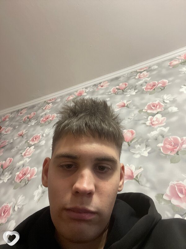 Сергей, 21, Волхове — анкета №3614656