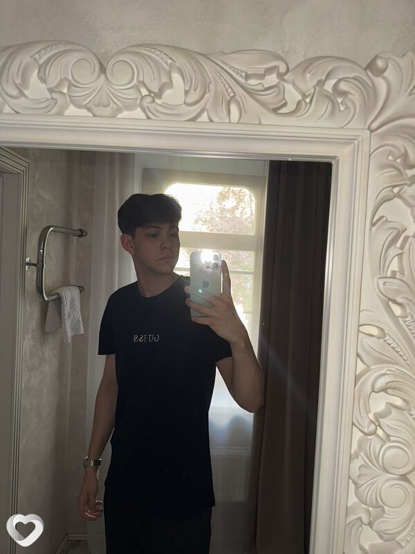 Влад, 20, Ярославле — анкета №3614569