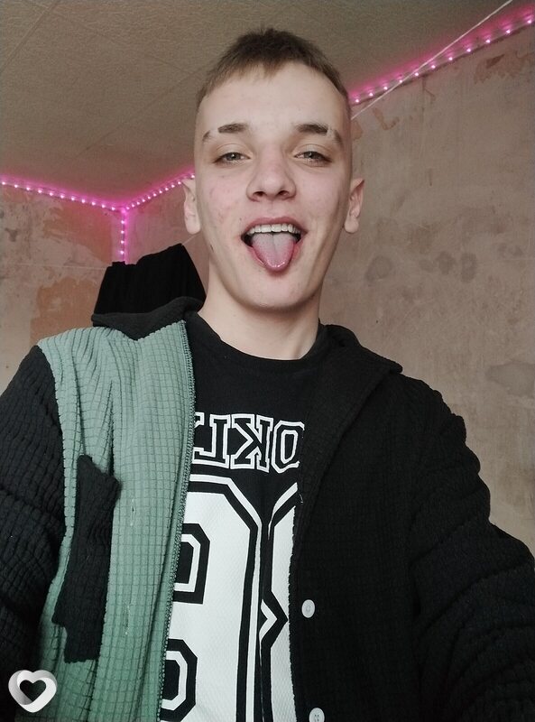 Артем, 20, Хабаровске — анкета №3615171
