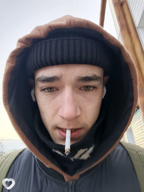 Никита, 18, Омске — анкета №3617387