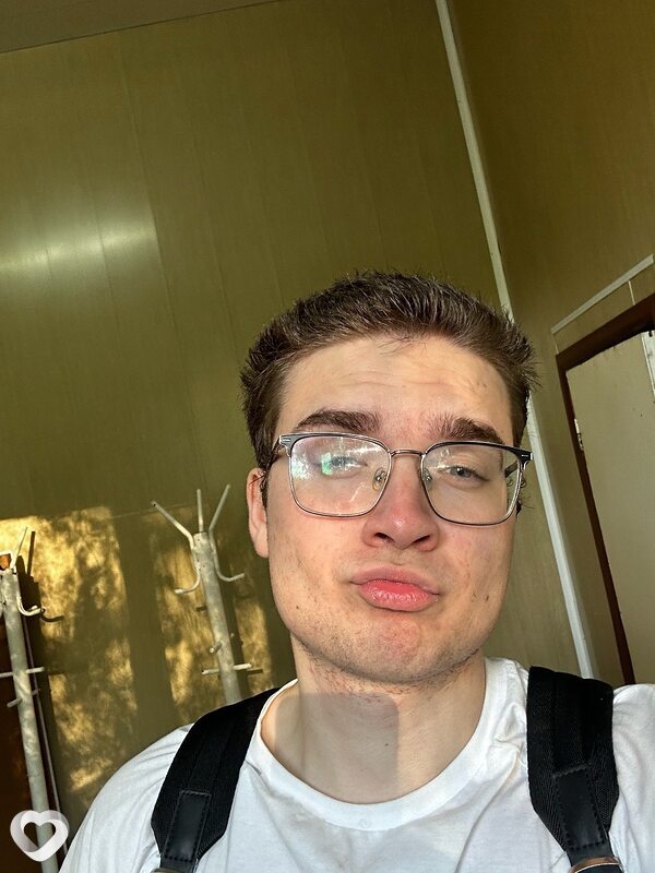 Александр, 21, Саратове — анкета №3622686