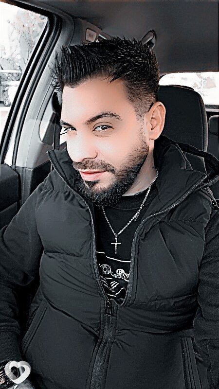 Yanis, București