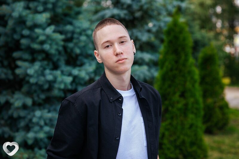 Артем, 20, Симферополе — анкета №3628655