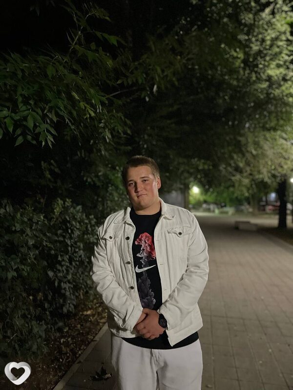 Дмитрий, 19, Темрюке — анкета №3631557
