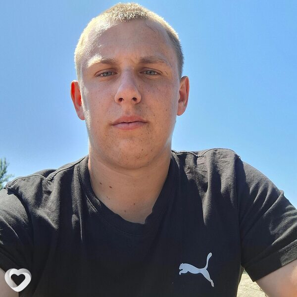 Антон, 21, Абакане — анкета №3632839