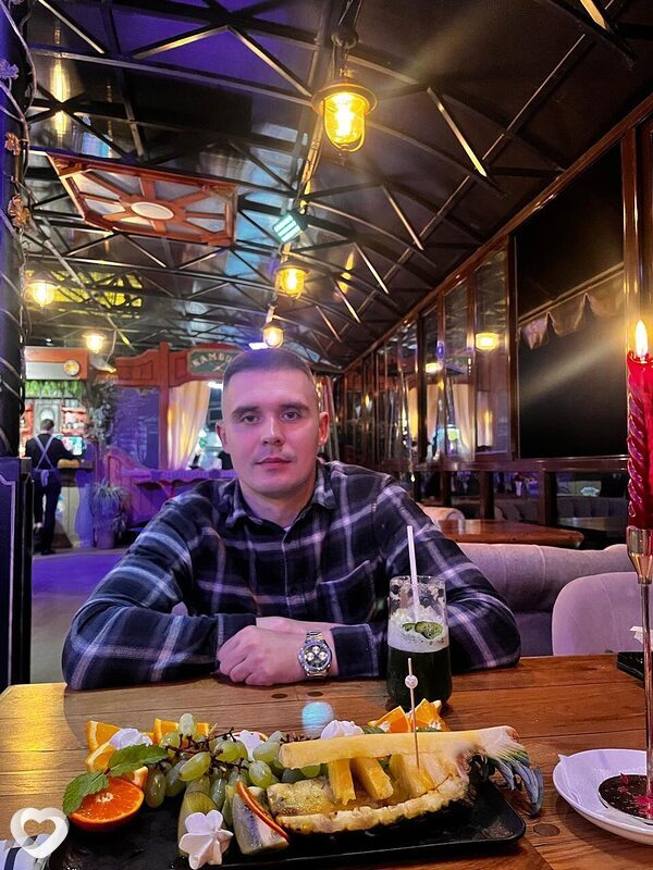 Артем, 27, Москве — анкета №3635906