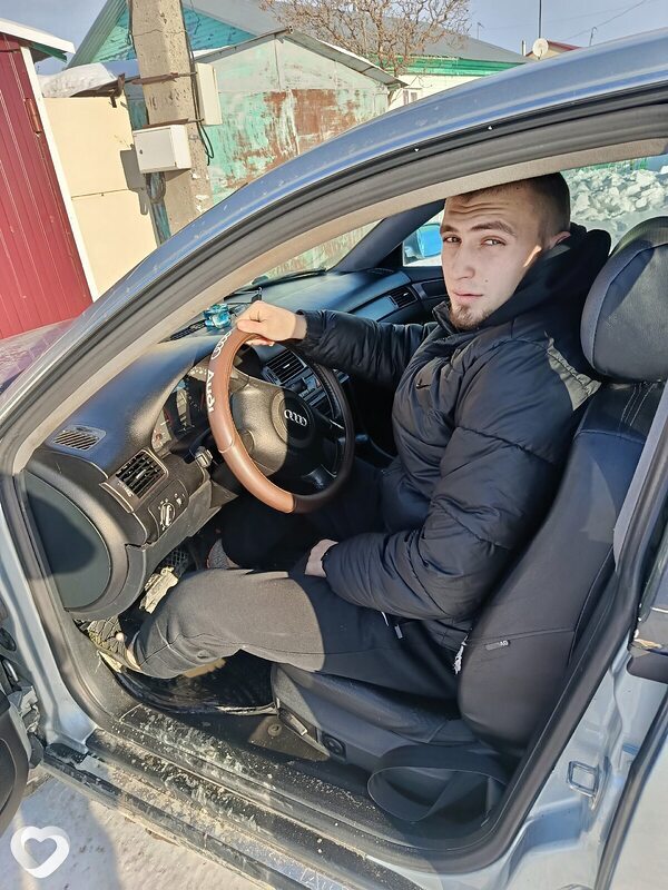 Никита, 21, Барнауле — анкета №3638991