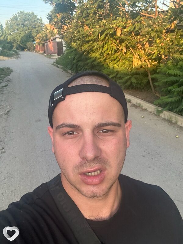 Артём, 27, Луганске — анкета №3639744
