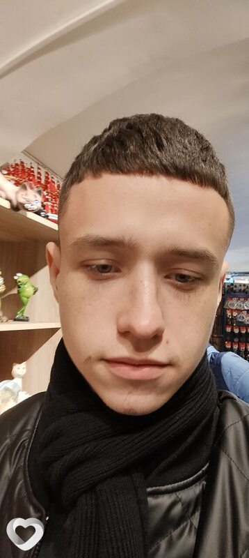 Александр, 21, Братске — анкета №3641461