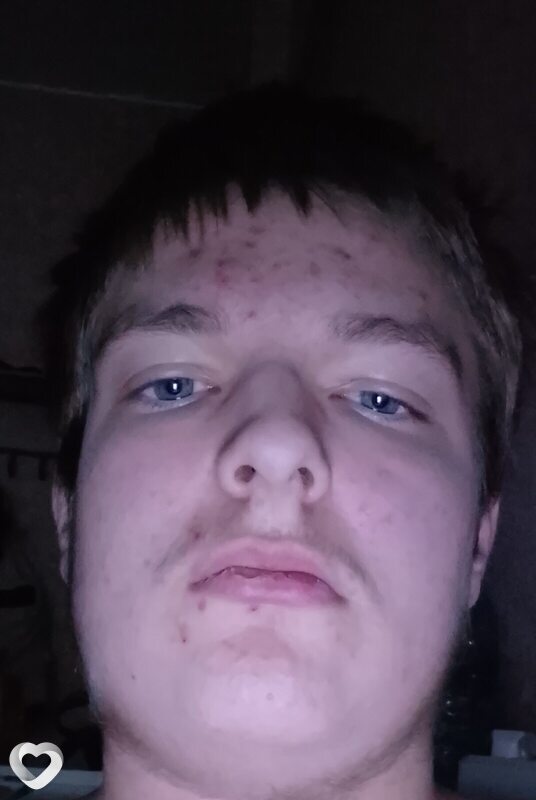 Анатолий, 18, Белгороде — анкета №3644406