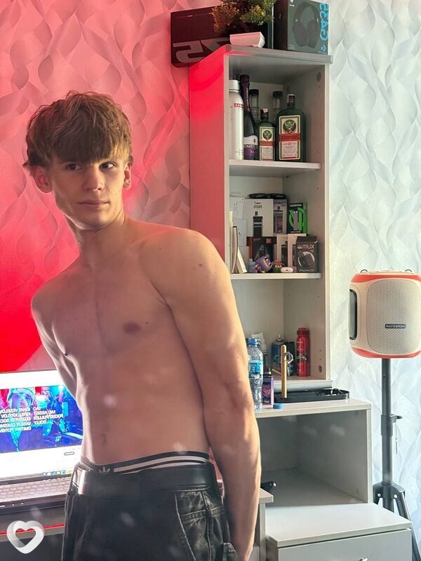 Артём, 21, Минске — анкета №3645061