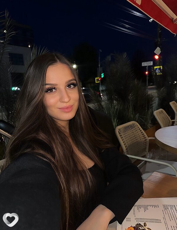 Карина, 27, Симферополе — анкета №3645840