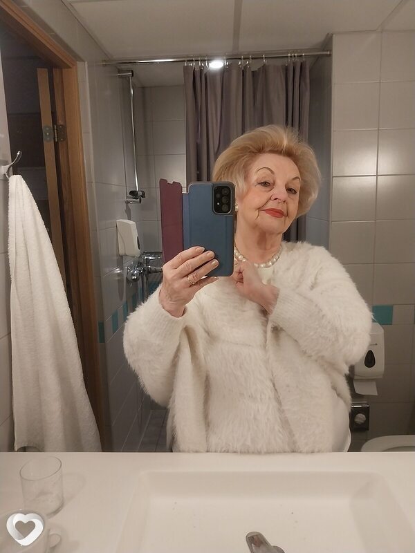 Карина, 66, Киеве — анкета №3647415