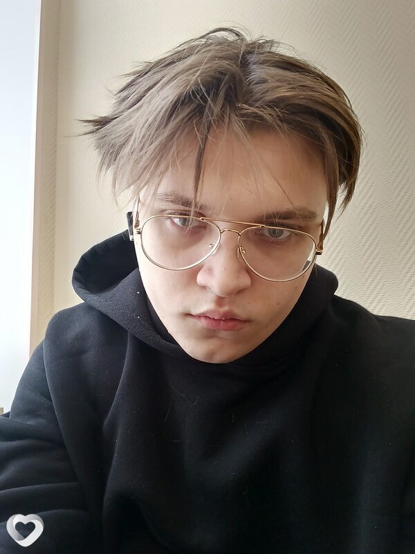 Михаил, 20, Жуковском — анкета №3649829