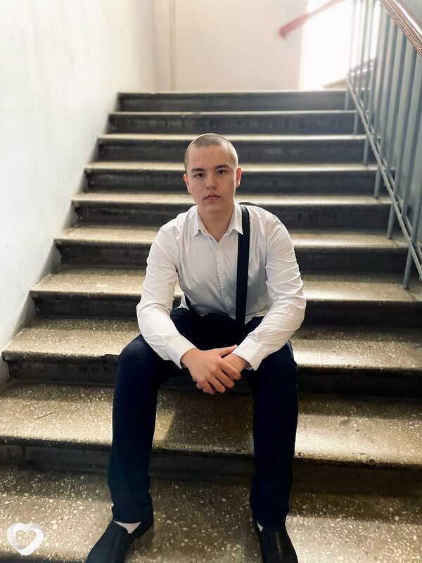 Виталий, 18, Энгельсе — анкета №3650440