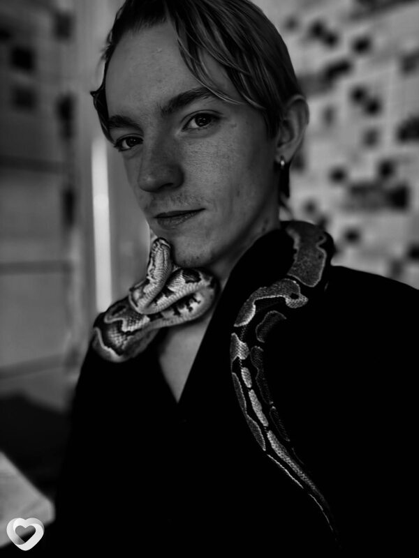 Виктор, 21, Волжском — анкета №3651564