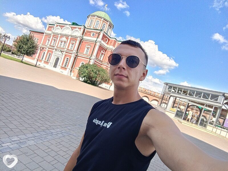 Максим, 23, Новомосковске — анкета №3651526