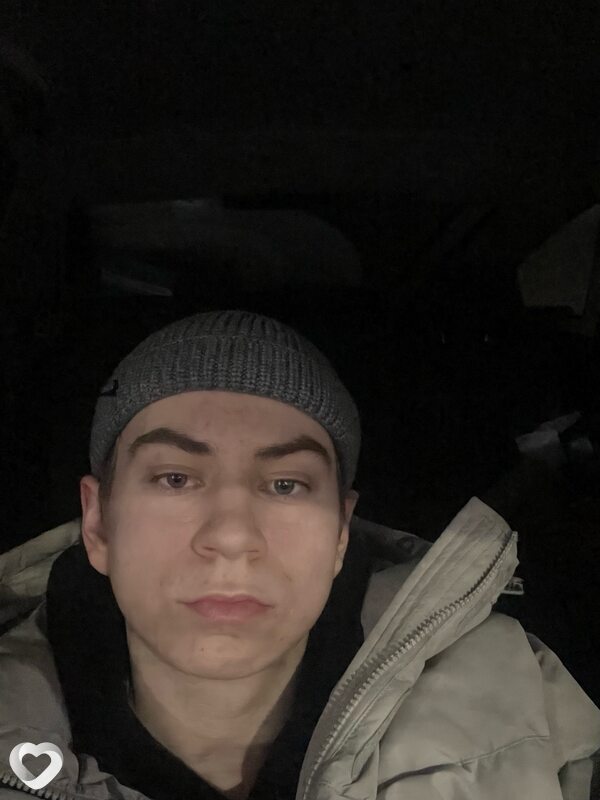 Максим, 22, Нижневартовске — анкета №3653802