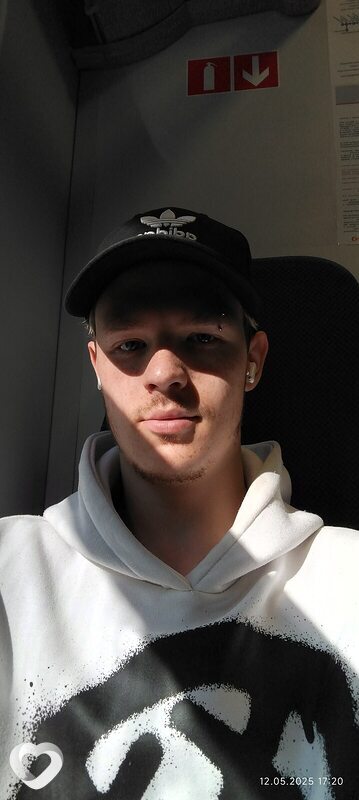 Андрей, 21, Калининграде — анкета №3655905