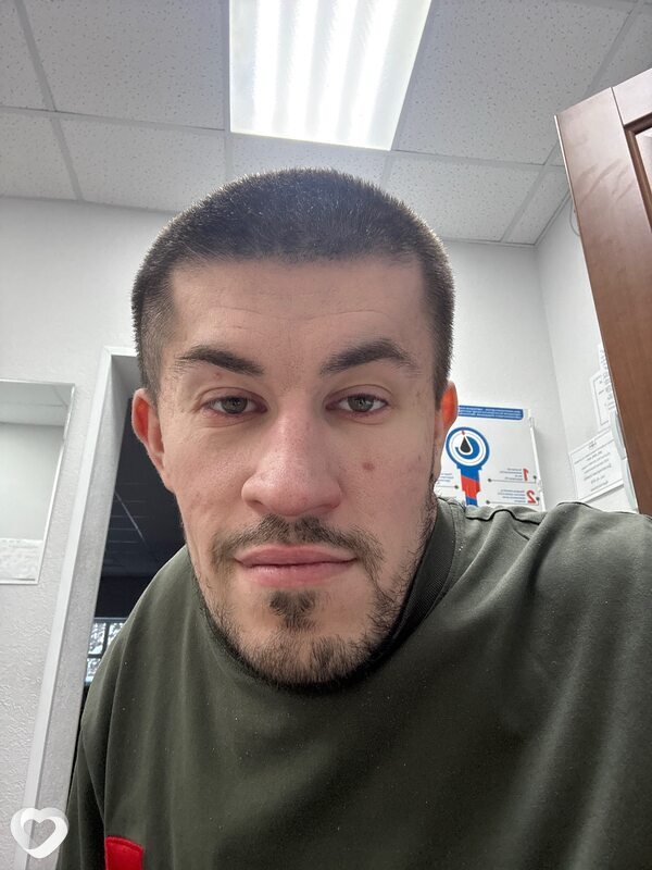 Артем, 27, Мегионе — анкета №3656711