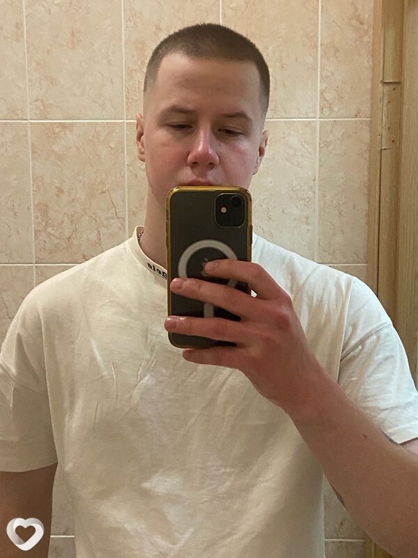 Андрей, 22, Омске — анкета №3657178