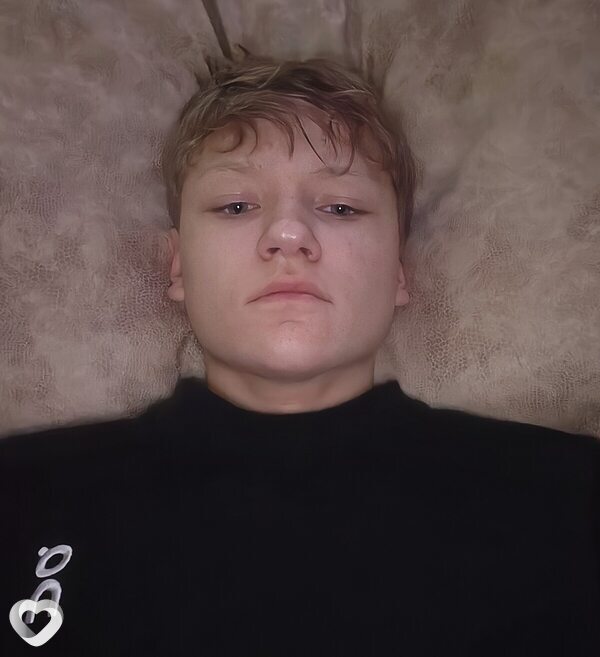 Александр, 18, Абакане — анкета №3658646