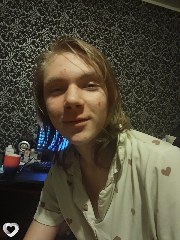 Денис, 19, Волжском — анкета №3658801