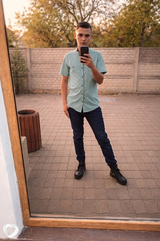 Вадім, 20, Николаеве — анкета №3658887