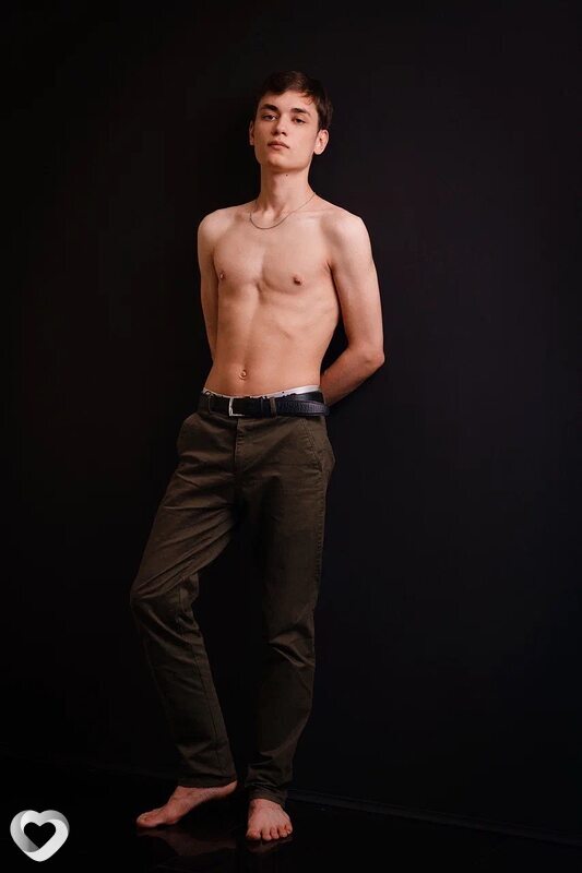 Максим, 22, Москве — анкета №3660663