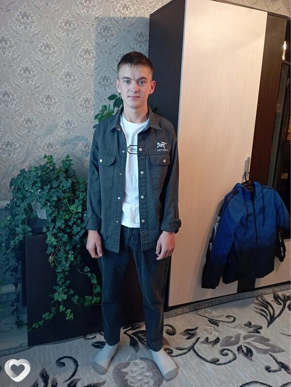 Иван, 19, Барнауле — анкета №3662810
