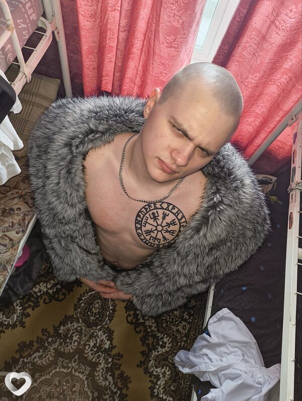 Виталя, 19, Новосибирске — анкета №3669458