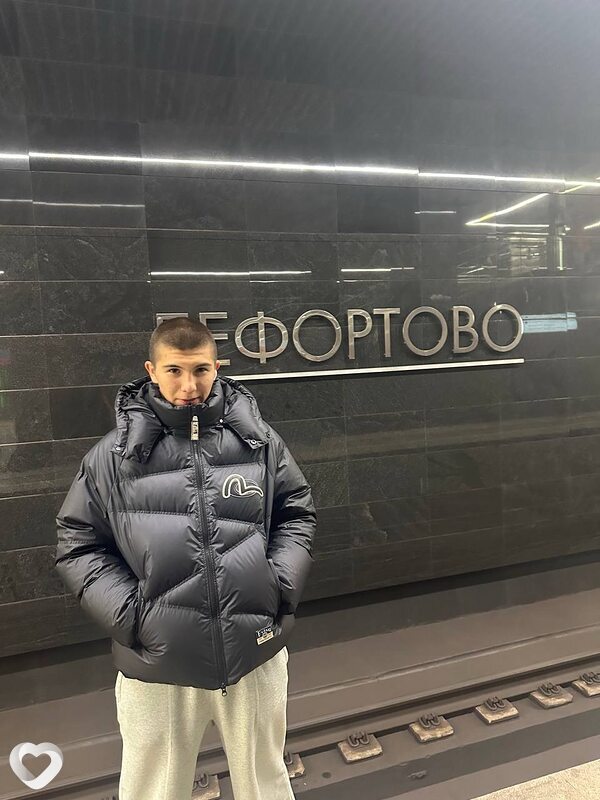 Максим, 19, Москве — анкета №3670718