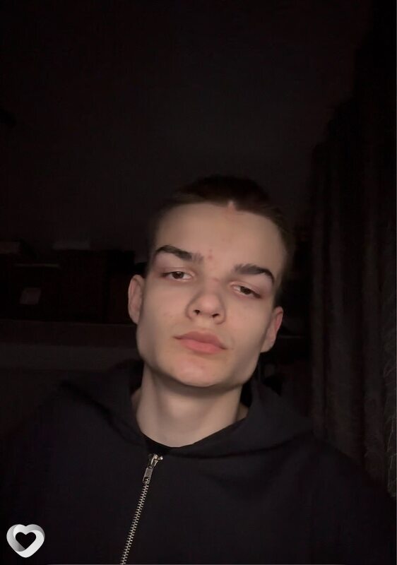 Илья, 18, Санкт-Петербурге — анкета №3672363