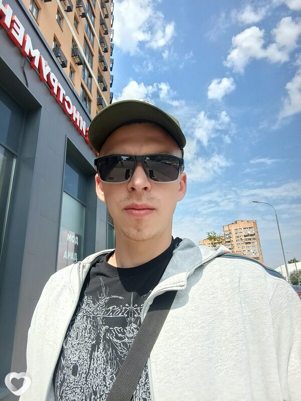 Олег, 25, Волхове — анкета №3672778
