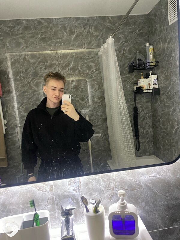 Илья, 22, Тюмени — анкета №3674418