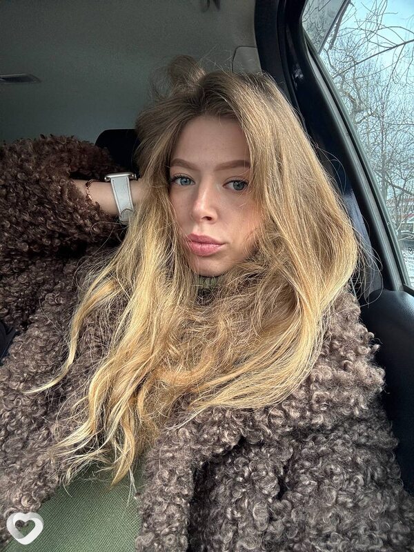 Настя, 20, Хабаровске — анкета №3677223