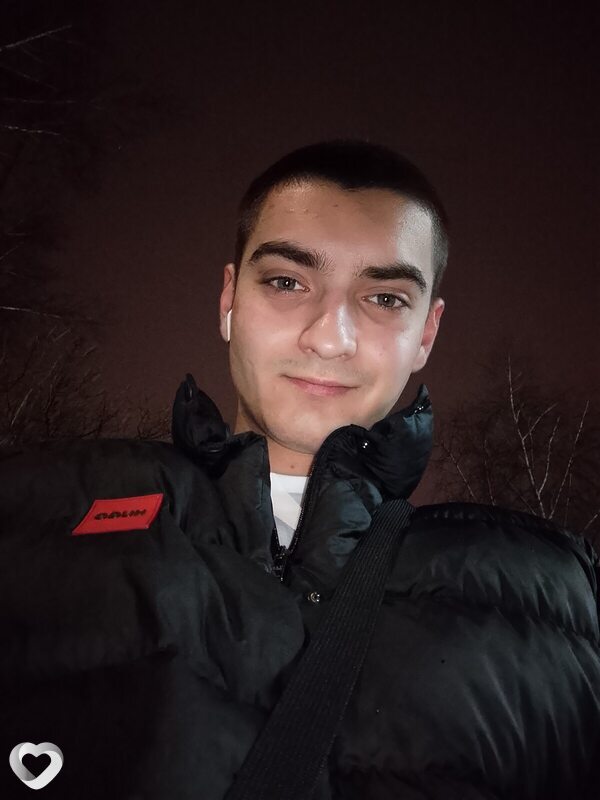Евгений, 21, Новороссийске — анкета №3680438