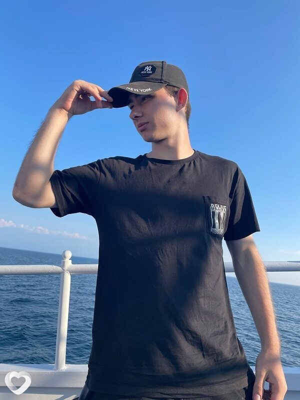 Иван, 23, Ангарске — анкета №3680645