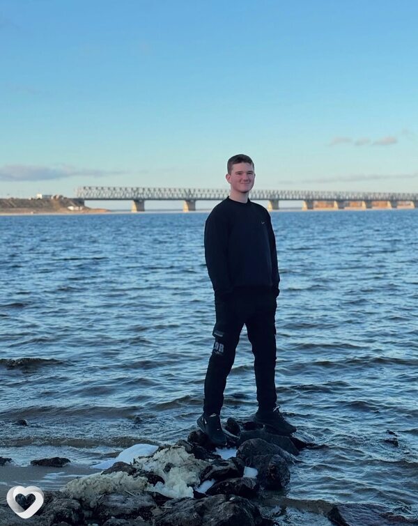 Саня, 21, Черкассах — анкета №3681859