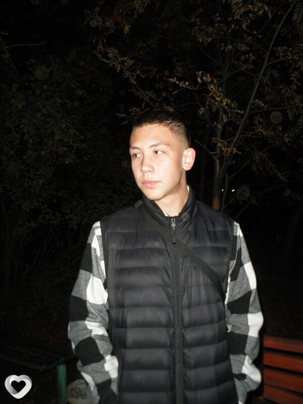Andrew, 18, Ульяновске — анкета №3682632