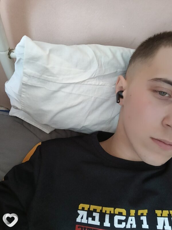 Олег, 20, Бийске — анкета №3684219