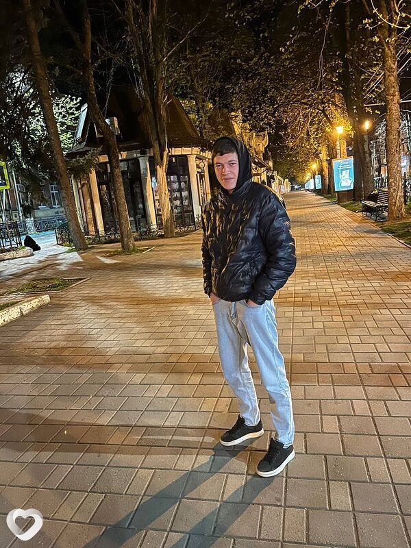 Автор, 25, Пятигорске — анкета №3684376