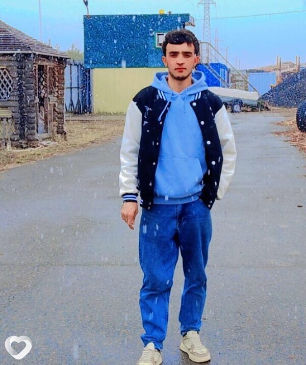 Комрон, 24, Клине — анкета №3686657