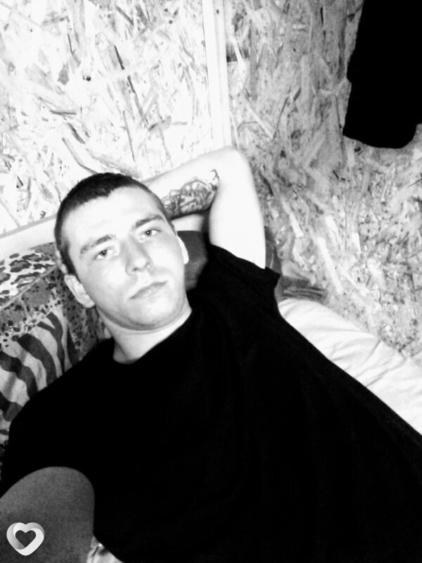 Денис, 25, Морозовске — анкета №3686526