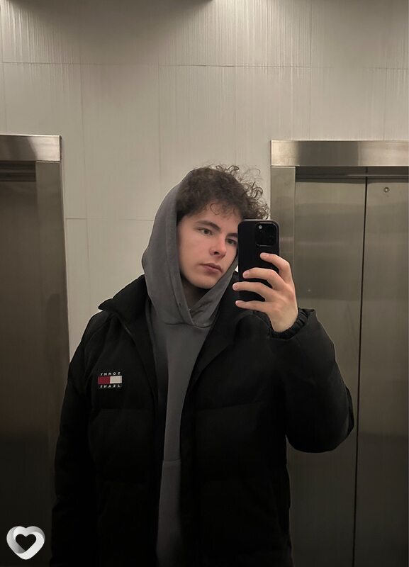 Александр, 21, Москве — анкета №3689438